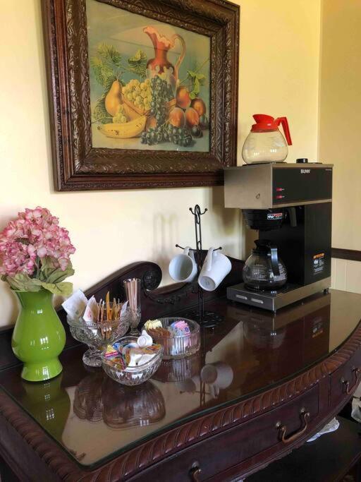 The Vine Bed & Breakfast, Llc ดันดี ภายนอก รูปภาพ